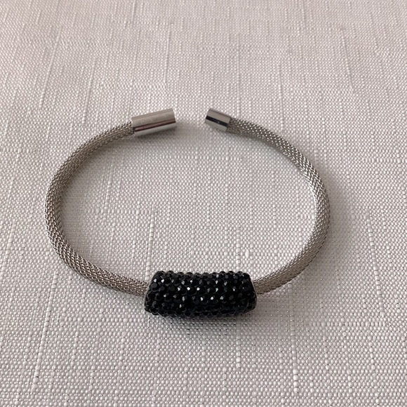 Mesh Silver Tone Bracelet - Picture 1 of 2